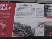 S3160116  Le pont suspendu Charles-Albert