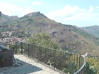 S2680086  Vue de Taormine du théâtre Gréco-romain